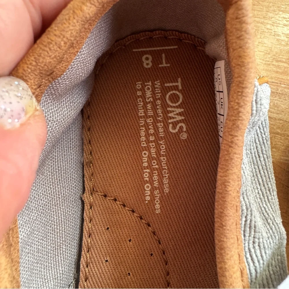 Toms slip on shoes size 8